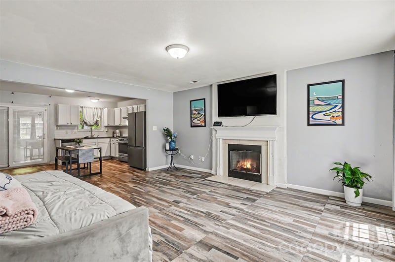 9306 Tiger Lily Ln, Charlotte, NC 28215