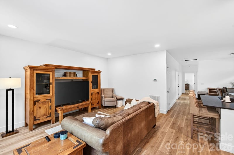 116 Arnold Rd, Asheville, NC 28805