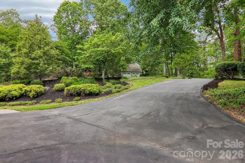 104 Finley St, Hendersonville, NC 28739
