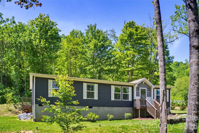 1205 Saunook Rd, Waynesville, NC 28786