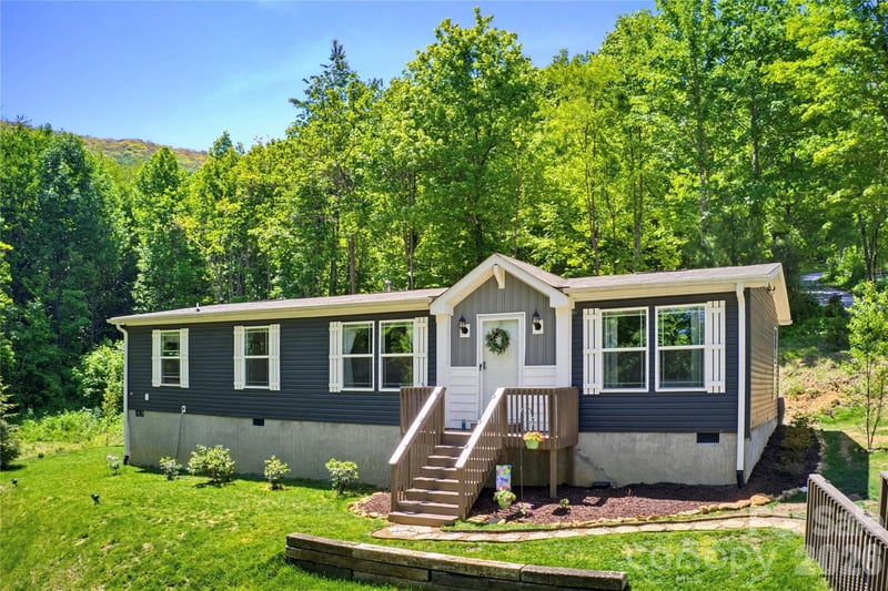 1205 Saunook Rd, Waynesville, NC 28786