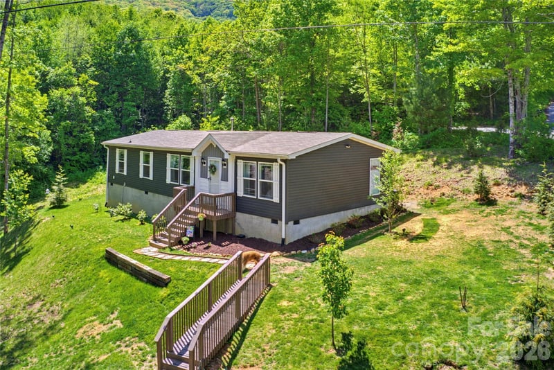 1205 Saunook Rd, Waynesville, NC 28786