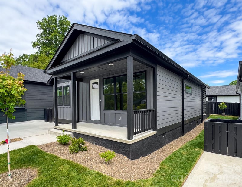 617 Allen St, Hendersonville, NC 28739