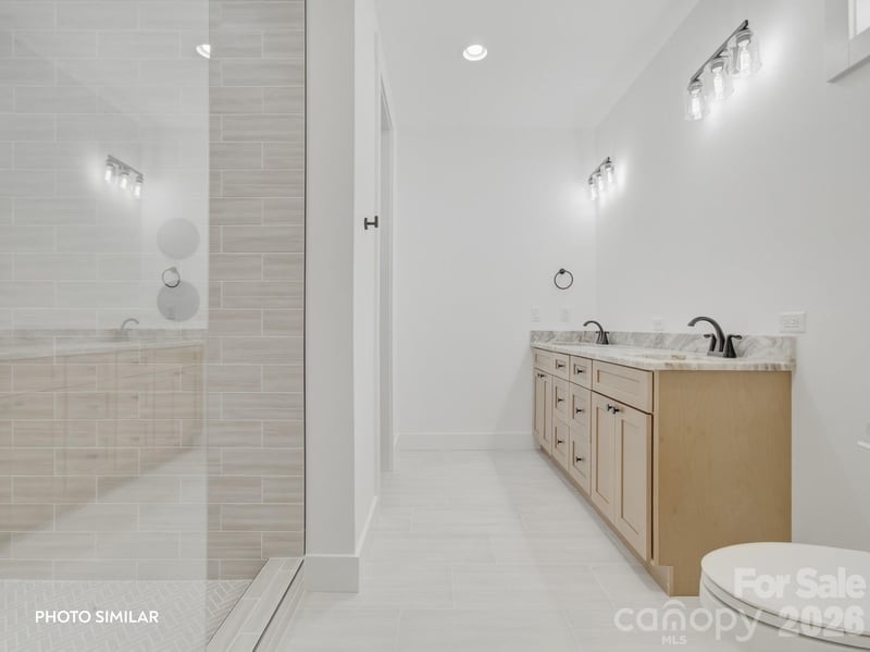 617 Allen St, Hendersonville, NC 28739