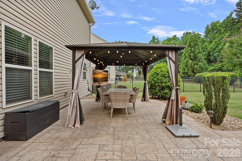 404 Senate Court Way, Huntersville, NC 28078