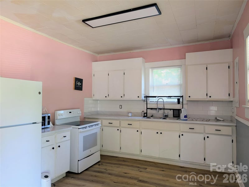 204 Shelby St, Hickory, NC 28602