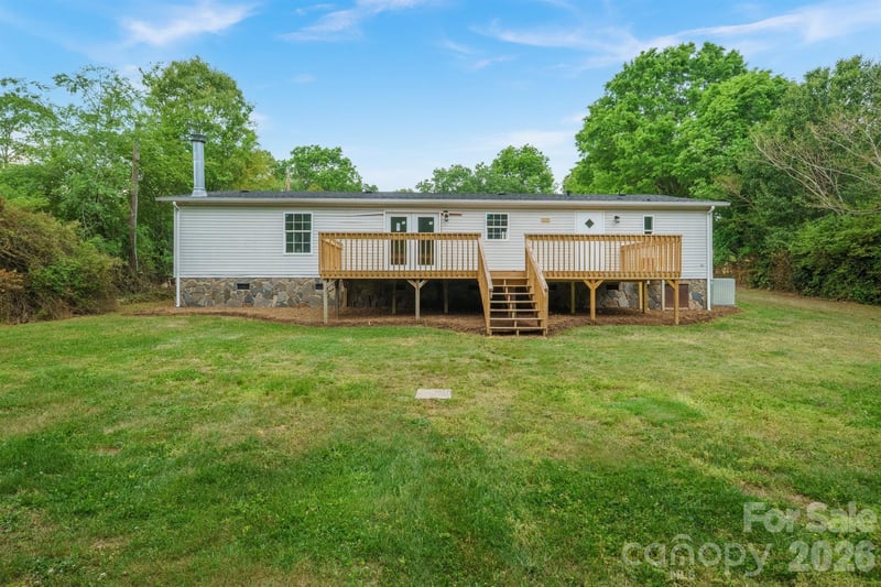 2780 Orangewood Ln, Newton, NC 28658