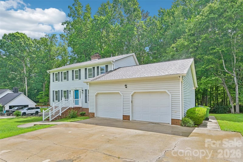 561 Briarwood Rd, Lancaster, SC 29720
