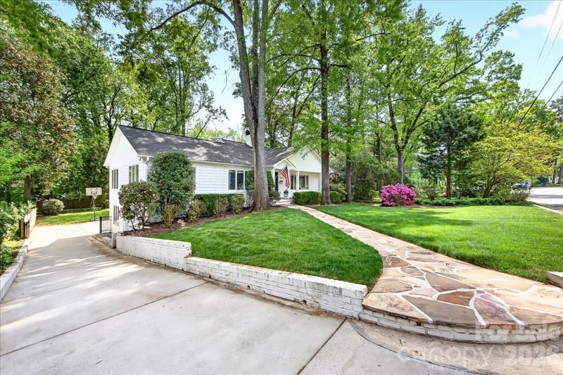 3209 Fairfax Dr, Charlotte, NC 28209