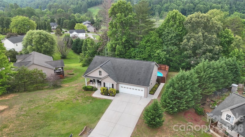 3933 Rocky Brook Pl, Lenoir, NC 28645