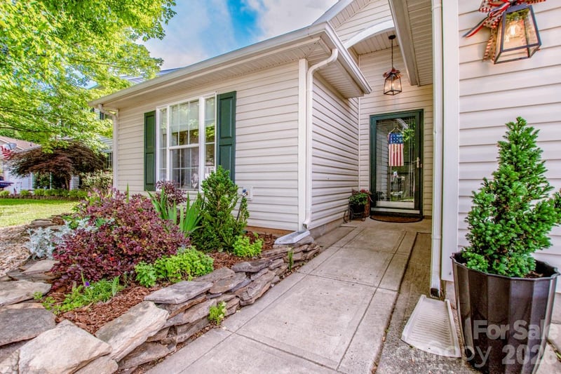 122 Creston Ct, Mooresville, NC 28115