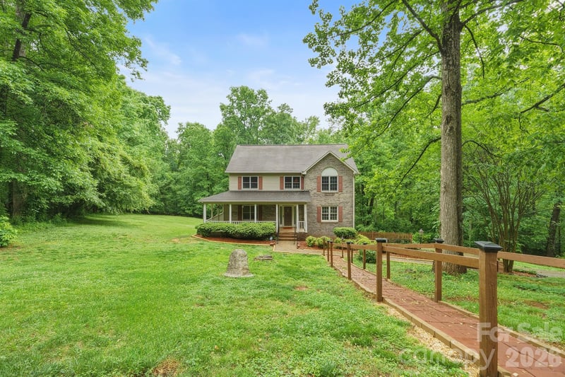 1227 Shirebourn None, Hickory, NC 28602