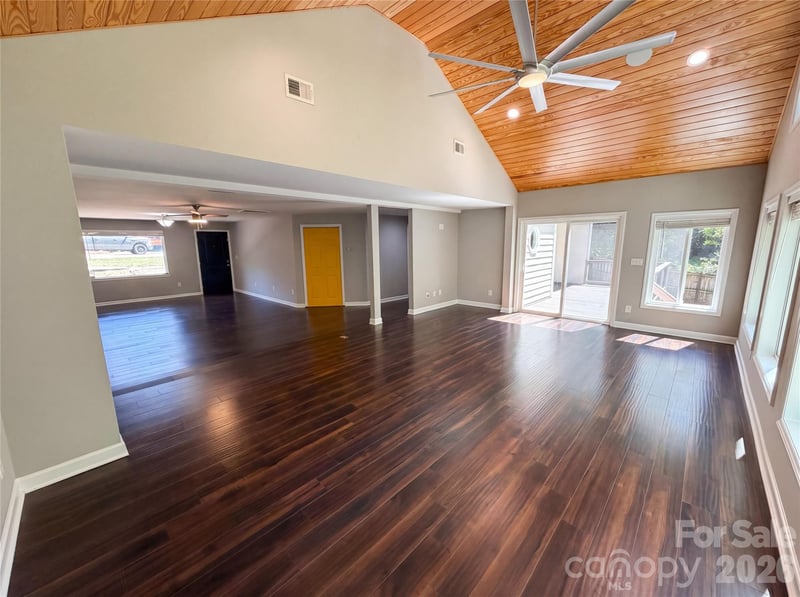 1322 Carolyn Dr, Charlotte, NC 28205