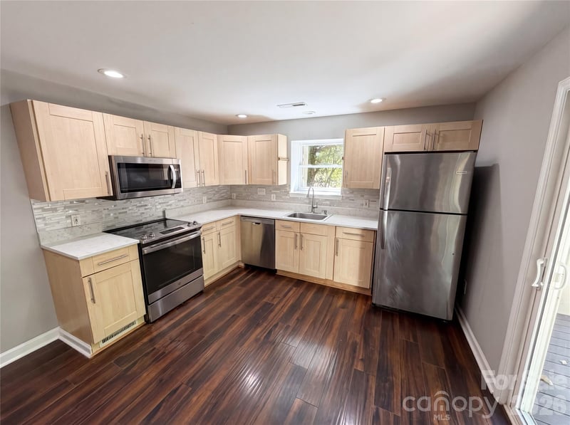 1322 Carolyn Dr, Charlotte, NC 28205