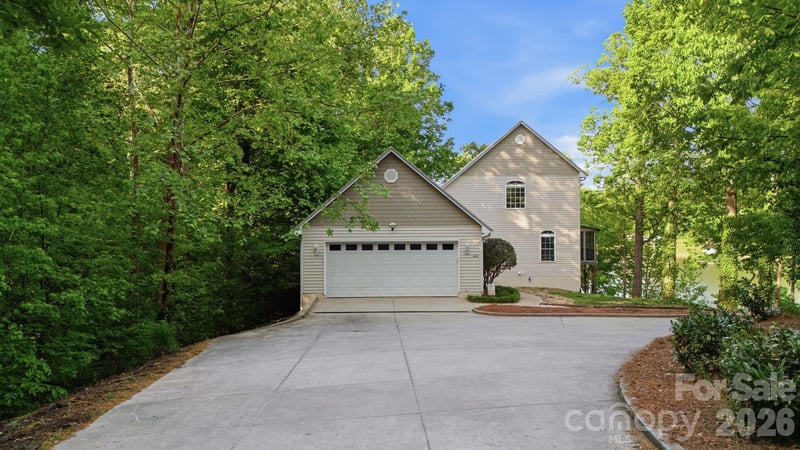 424 Mountain Harbor Dr, Lexington, NC 27292