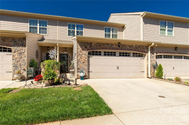 1108 Stuarts Landing Dr, Cramerton, NC 28032