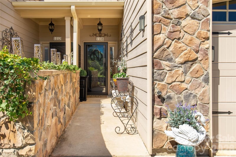 1108 Stuarts Landing Dr, Cramerton, NC 28032