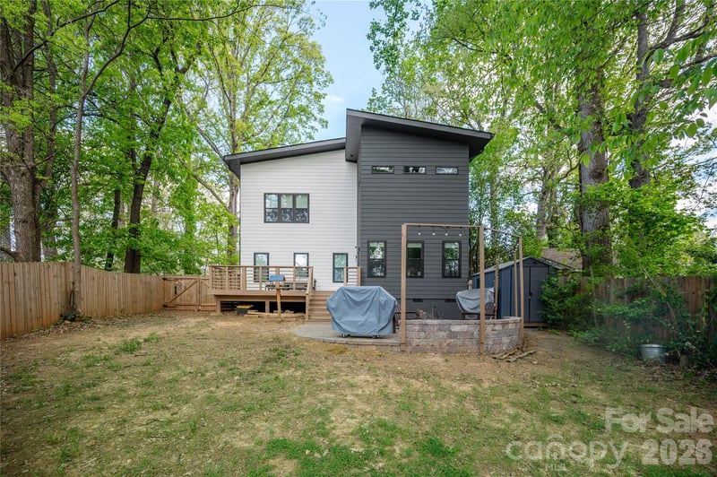 1608 Chippendale Rd, Charlotte, NC 28205