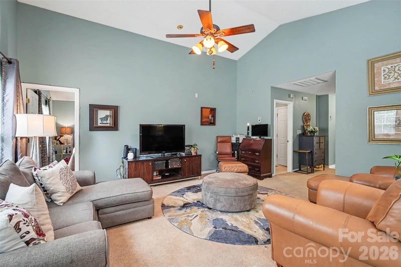 6909 Karnak Ct, Charlotte, NC 28216