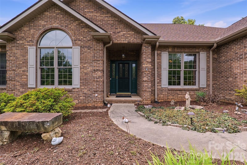 8 Ridgemont Dr, Weaverville, NC 28787