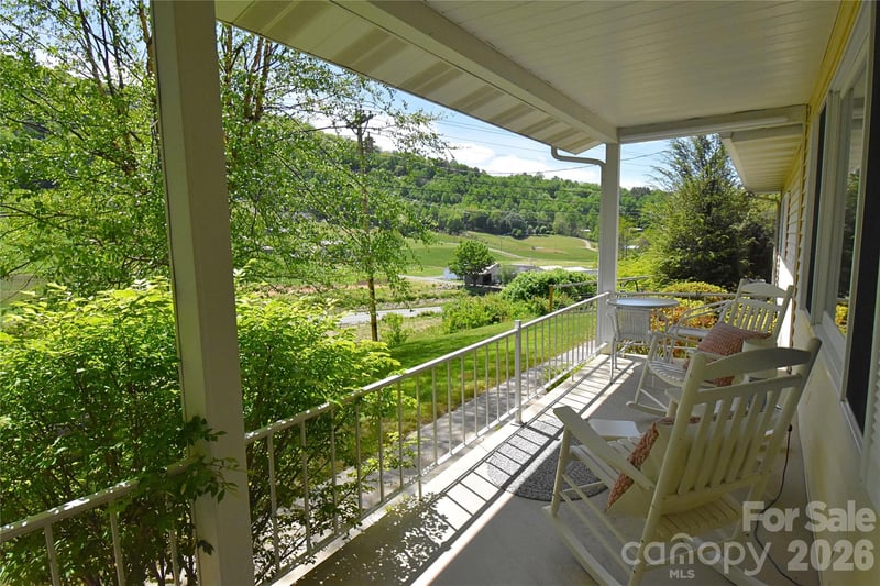 753 Bolens Creek Rd, Burnsville, NC 28714
