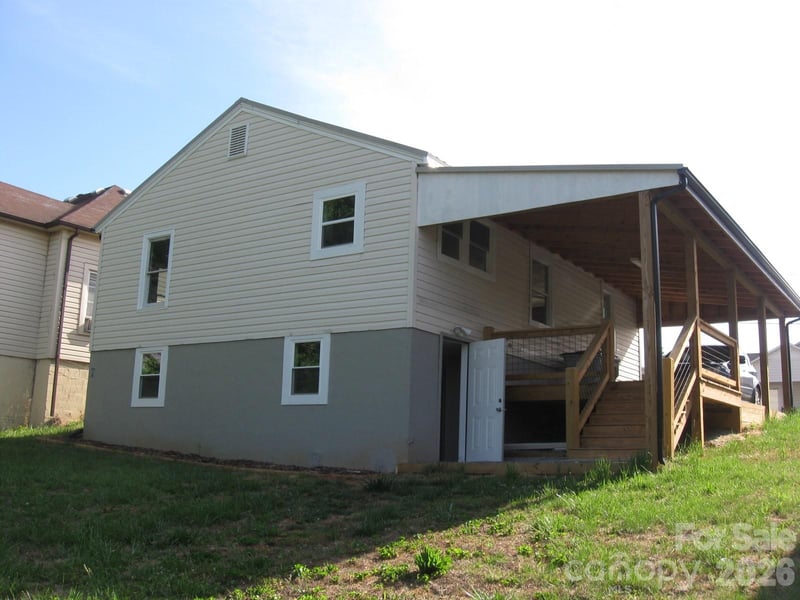 406 Realty St, Lenoir, NC 28645