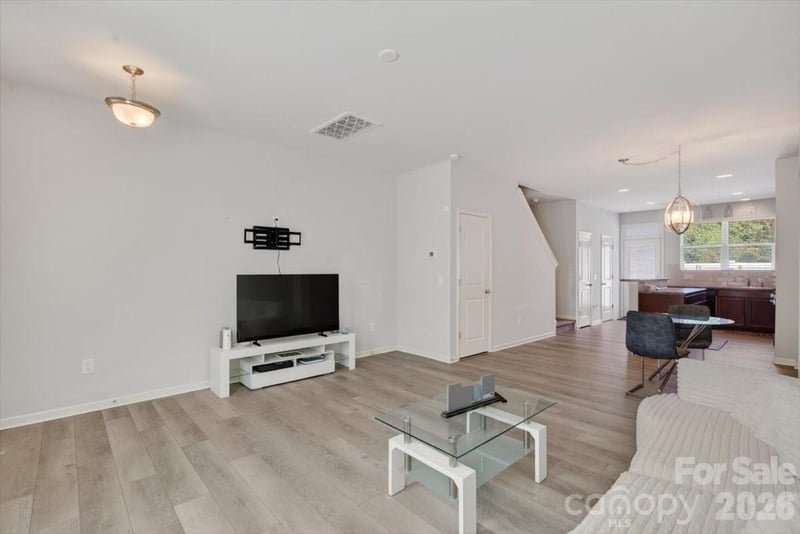 117 Island Village Dr, Mount Holly, NC 28120