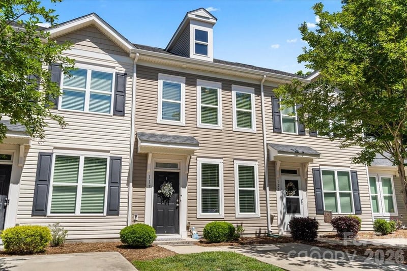 117 Island Village Dr, Mount Holly, NC 28120