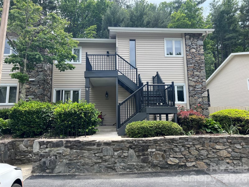 610 Britton Creek Dr, Hendersonville, NC 28791