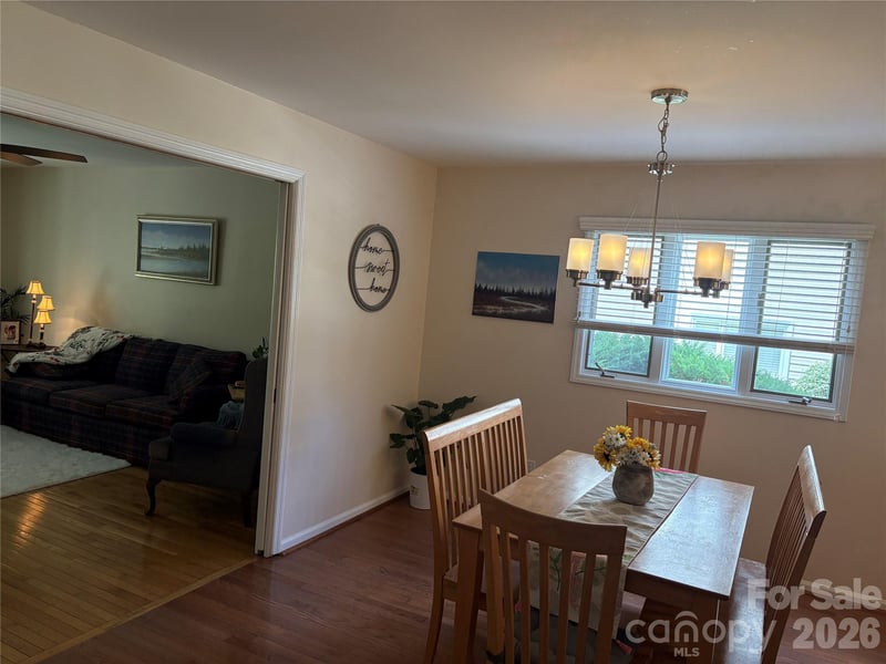 610 Britton Creek Dr, Hendersonville, NC 28791