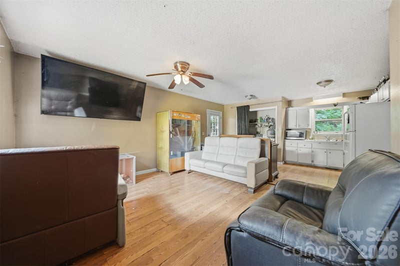 1006 Perkins Pl, Lenoir, NC 28645