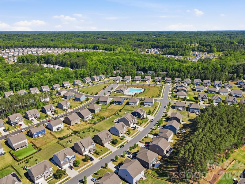 129 Slip Shot Ln, Troutman, NC 28166