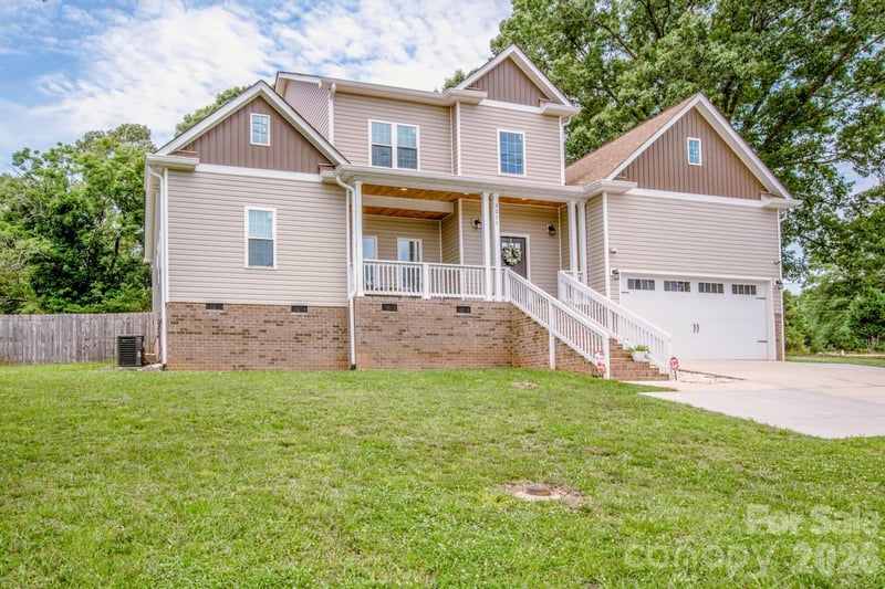 3211 Oakdale Rd, Charlotte, NC 28216