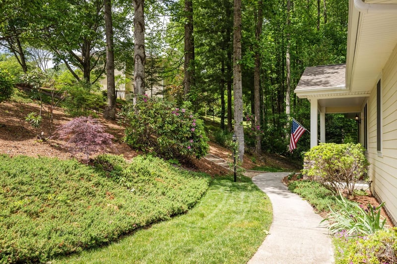 113 Chancery Ct, Flat Rock, NC 28731