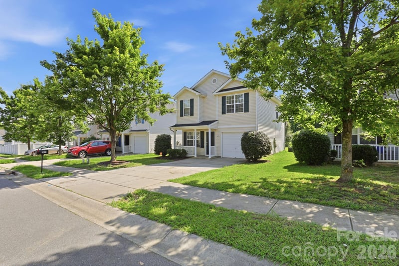 5623 Henderson Oaks Dr, Charlotte, NC 28269