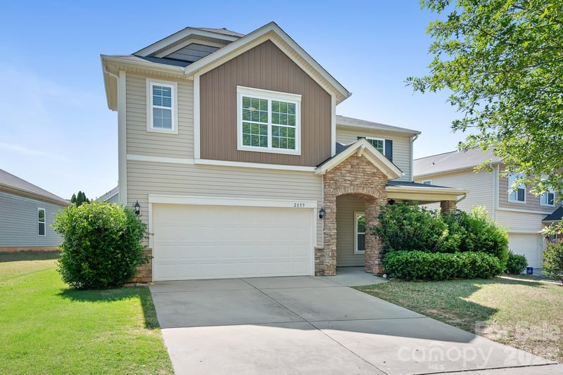 2059 Blue Iris Dr, Matthews, NC 28104