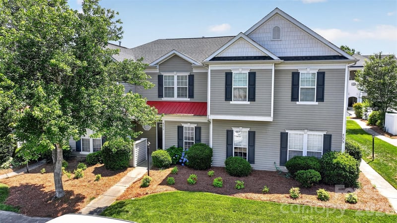 4071 Center Place Dr, Harrisburg, NC 28075