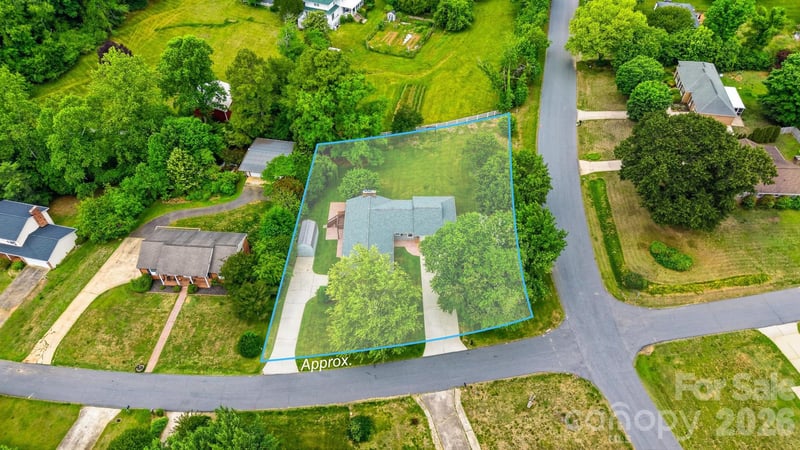 5496 Northwood Dr, Hickory, NC 28601