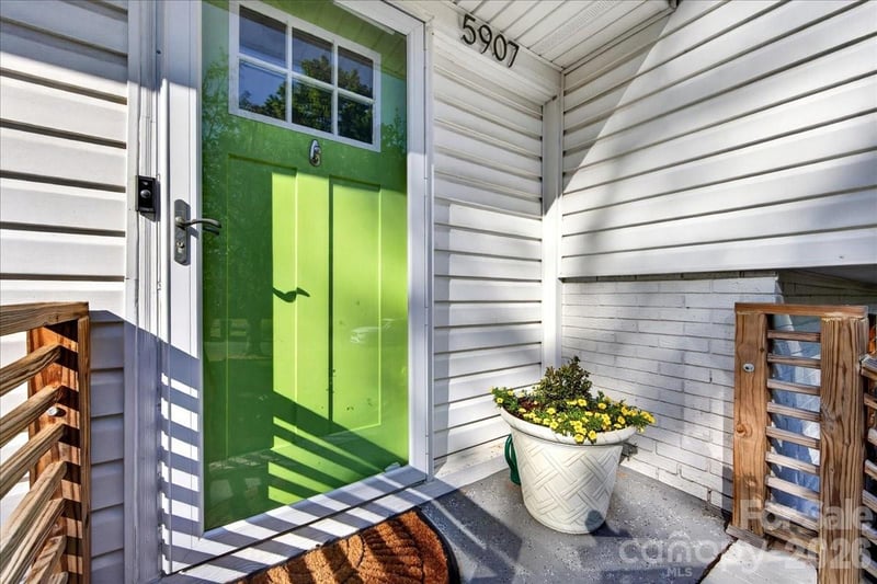 5907 Bluebonnet Rd, Charlotte, NC 28212