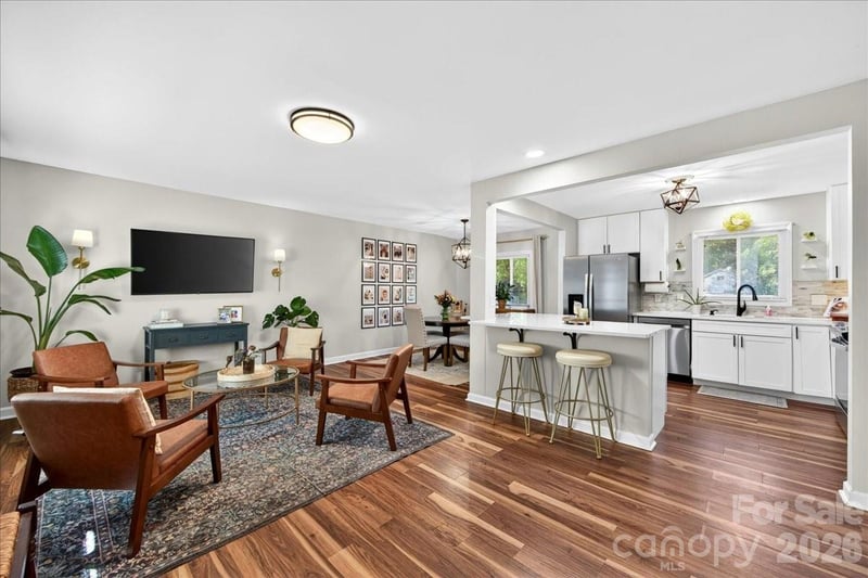 5907 Bluebonnet Rd, Charlotte, NC 28212