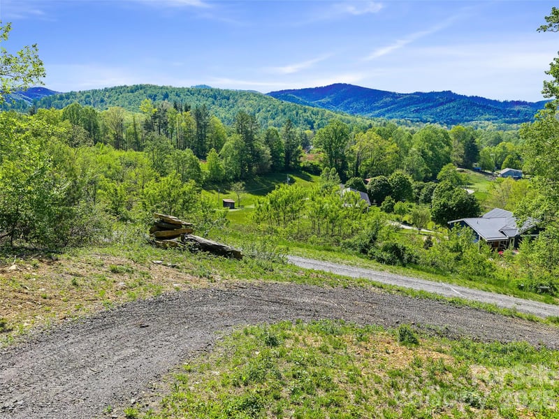 85 Shangrila Trl #2, Spruce Pine, NC 28777