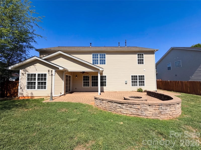10016 Markus Dr, Charlotte, NC 28227