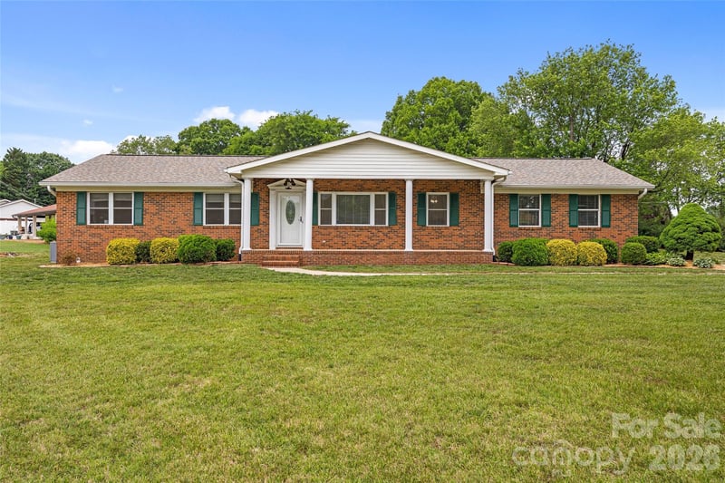2430 Old Cedarwood Dr, Concord, NC 28027