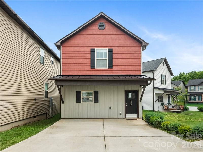 226 Cardwell Ln, Fletcher, NC 28732
