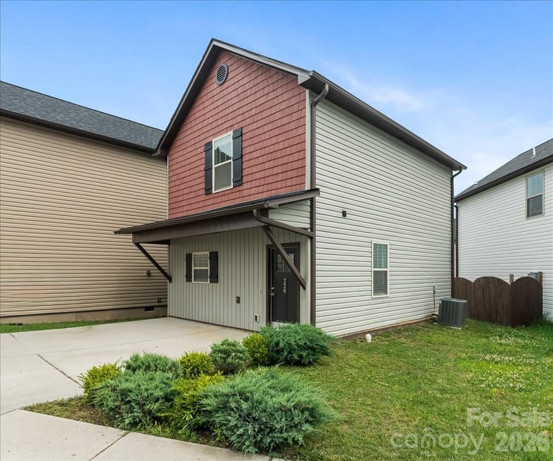 226 Cardwell Ln, Fletcher, NC 28732