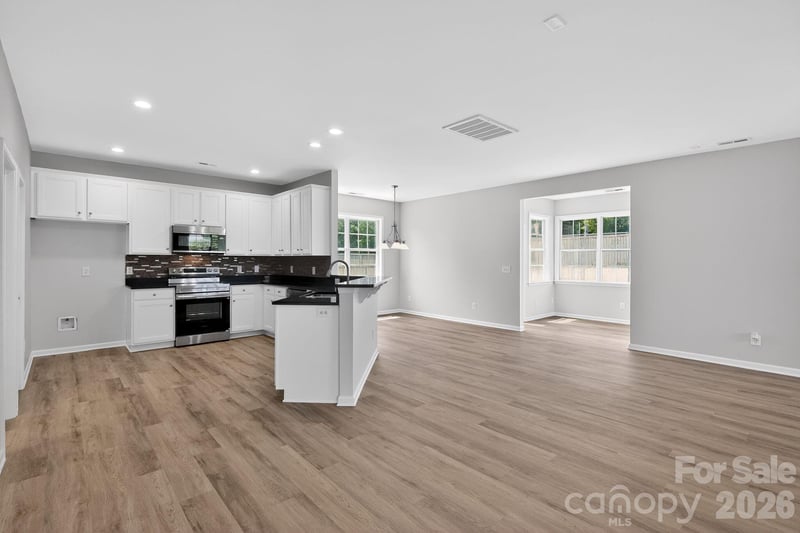 8915 Merrie Rose Ave, Charlotte, NC 28213