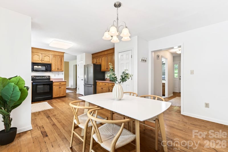 109 Lovers Loop Rd, Asheville, NC 28803