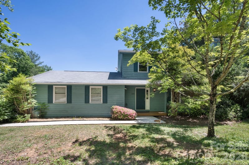 109 Lovers Loop Rd, Asheville, NC 28803