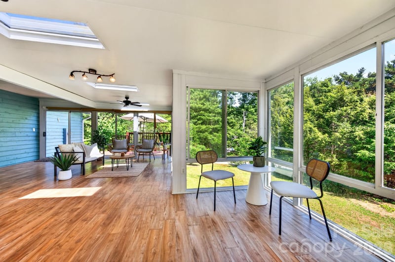 109 Lovers Loop Rd, Asheville, NC 28803