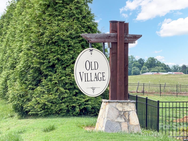 3774 Old Village Dr, Maiden, NC 28650